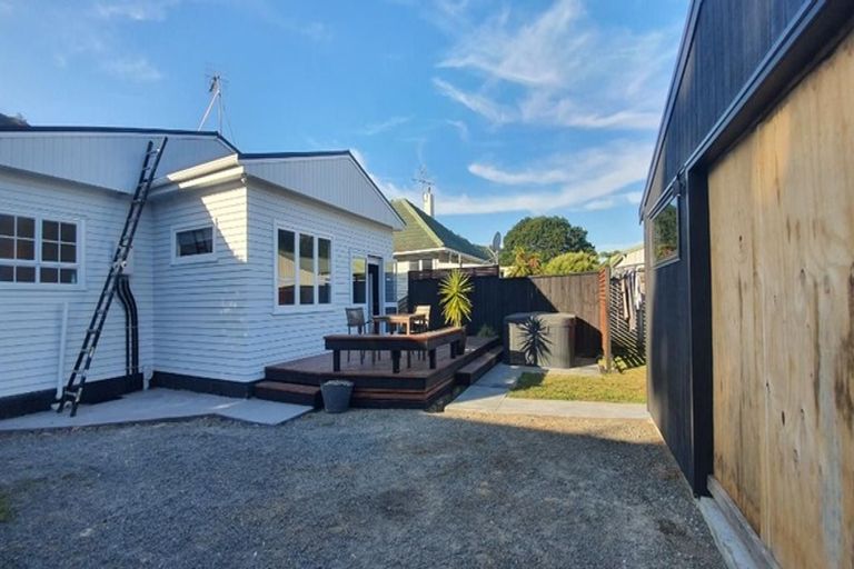 Photo of property in 14 Golf Road, Manor Park, Lower Hutt, 5019