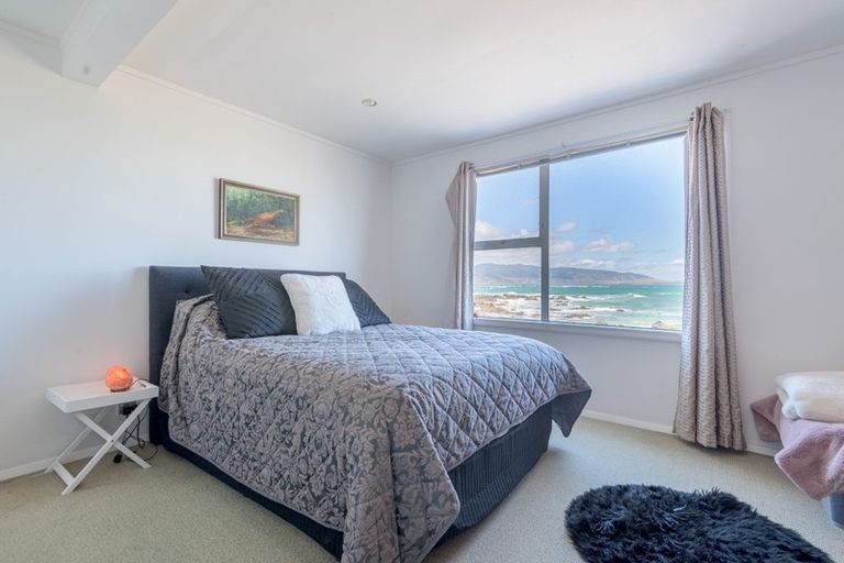 Photo of property in 148 The Esplanade, Houghton Bay, Wellington, 6023