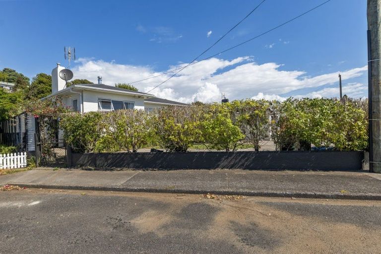 Photo of property in 16 Rosendale Avenue, Spotswood, New Plymouth, 4310