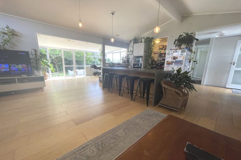 Photo of property in 11 Taihiki Road, Clarks Beach, 2122