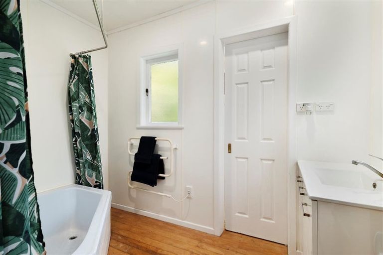 Photo of property in 14 Mckenzie Road, Owhata, Rotorua, 3010