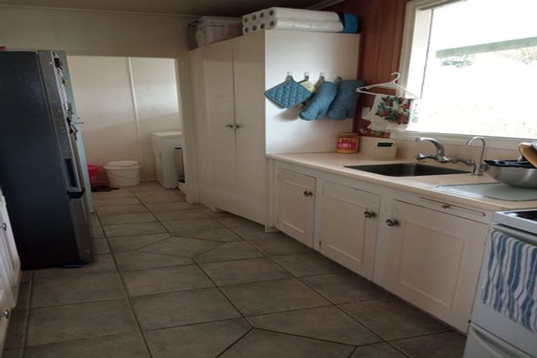 Photo of property in 28 Mayfield Road, Glenfield, Auckland, 0629