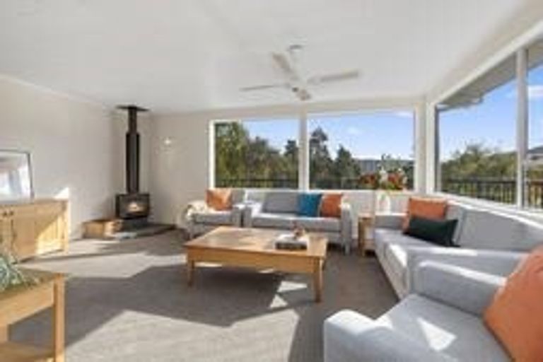 Photo of property in 15 Ngahere Street, Stokes Valley, Lower Hutt, 5019