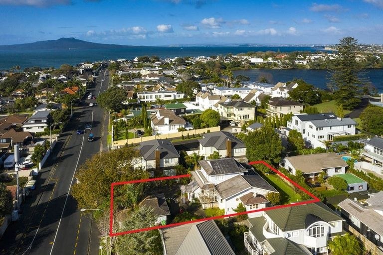 Photo of property in 98 Kitchener Road, Milford, Auckland, 0620