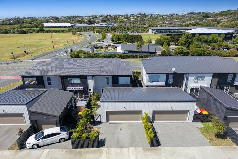 Photo of property in 169 Millwater Parkway, Silverdale, 0932