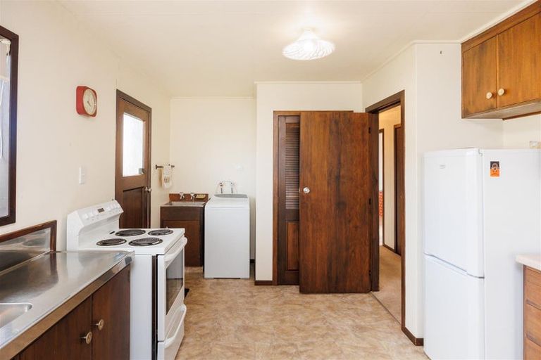 Photo of property in 12a Oxford Street, Marton, 4710