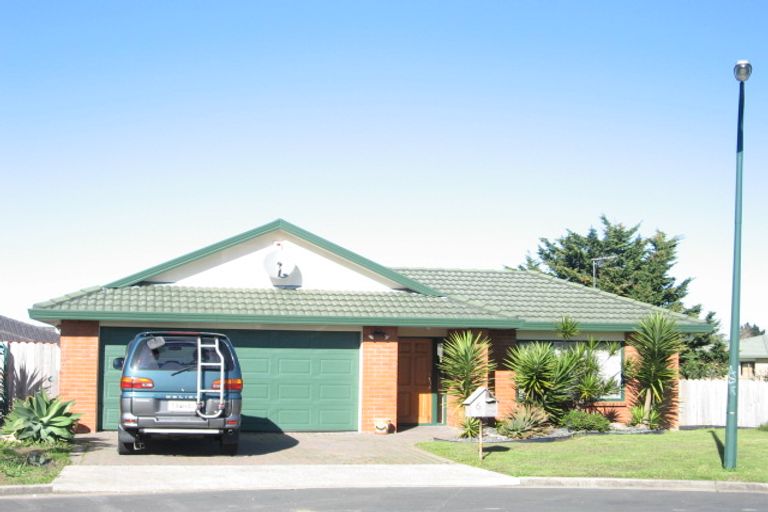 Photo of property in 6 Belleek Close, Weymouth, Auckland, 2103