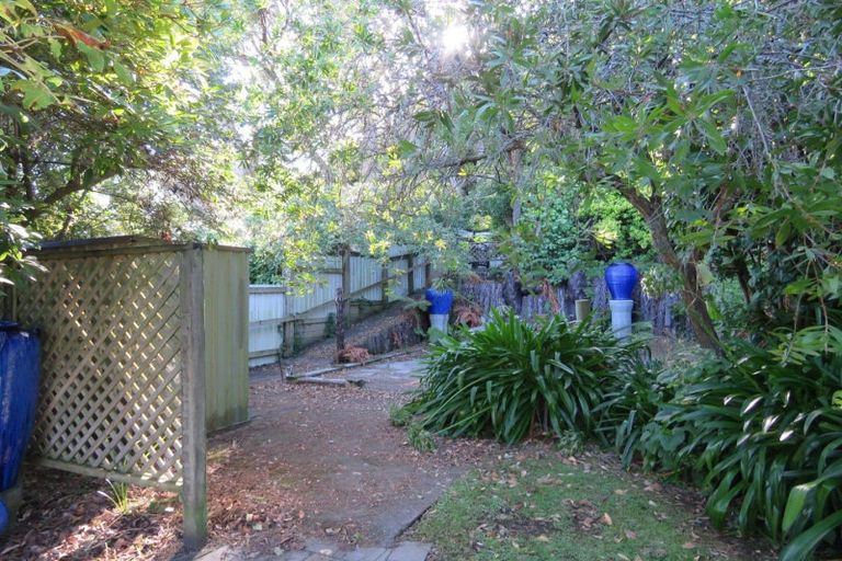 Photo of property in 55 Pioneer Road, Moturoa, New Plymouth, 4310