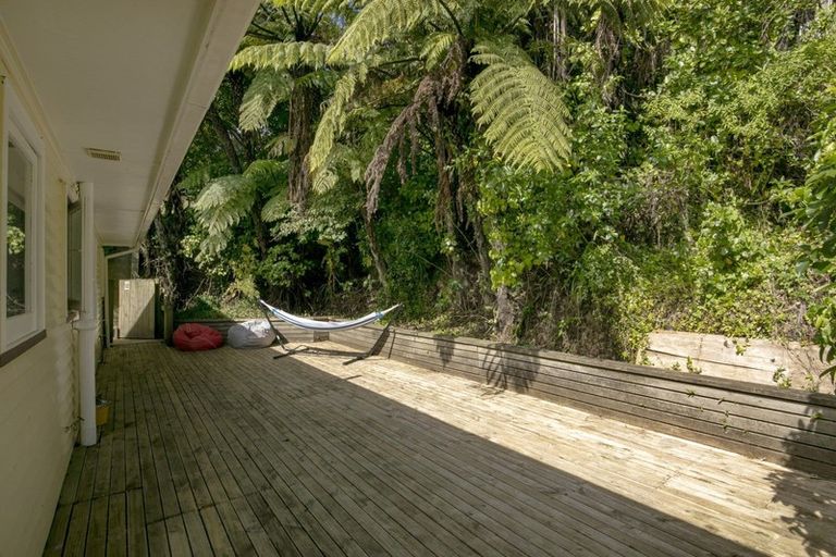 Photo of property in 138 Miromiro Road, Normandale, Lower Hutt, 5010