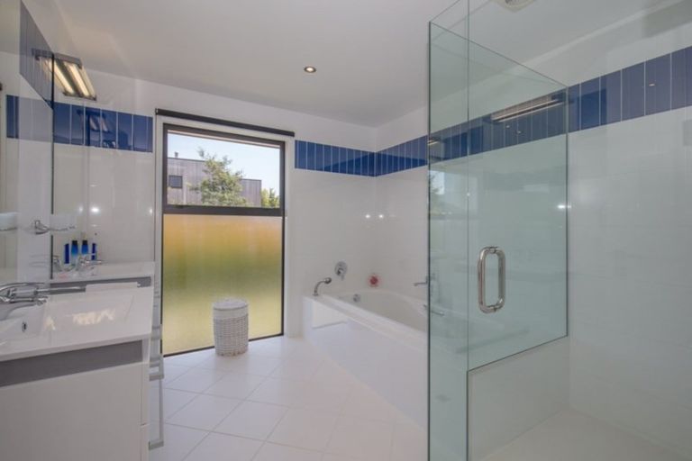 Photo of property in 2 Mount Gold Place, Wanaka, 9305