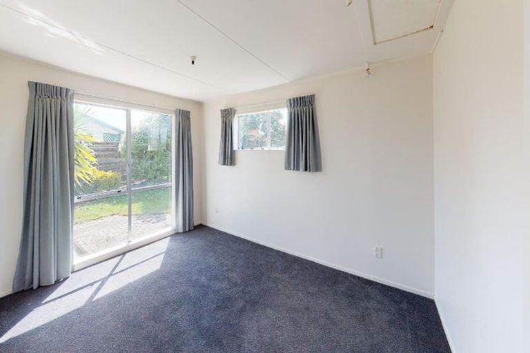 Photo of property in 41 Acacia Street, Kelvin Grove, Palmerston North, 4414