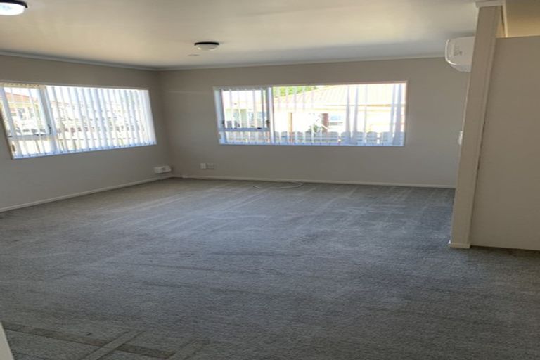 Photo of property in 49 Dungarvon Place, Clendon Park, Auckland, 2103