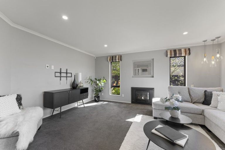 Photo of property in 16 Bottle Lake Drive, Parklands, Christchurch, 8083