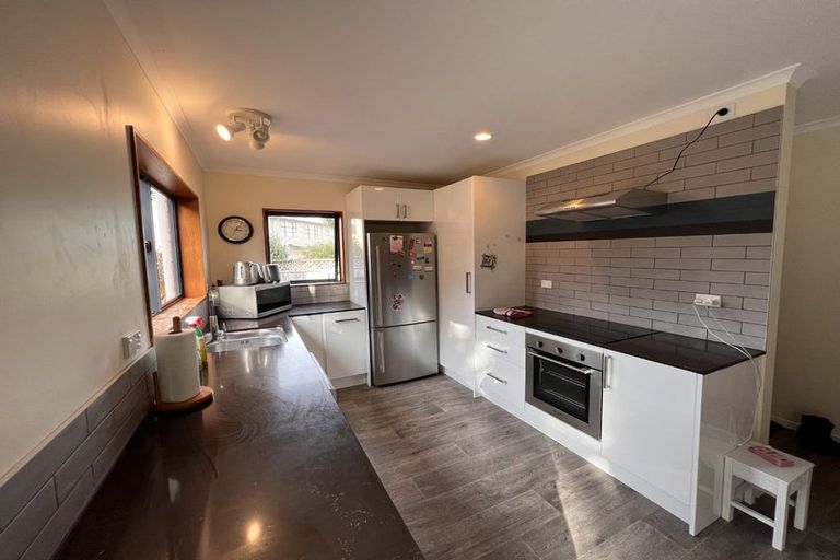 Photo of property in 31 Greenview Lane, Red Beach, 0932