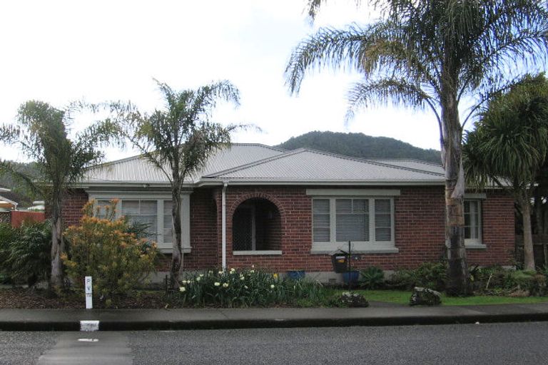 Photo of property in 4 Wallace Street, Regent, Whangarei, 0112