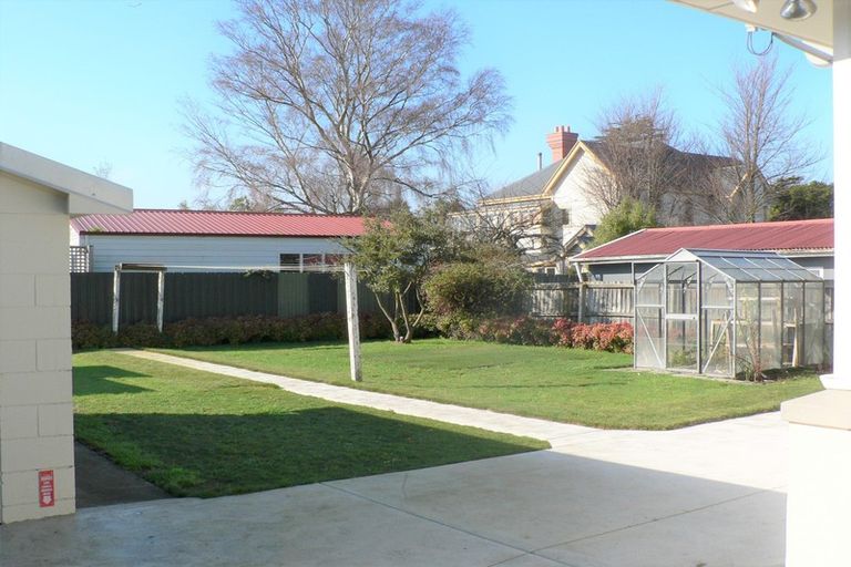 Photo of property in 8 Kinnaird Place, Hillmorton, Christchurch, 8025