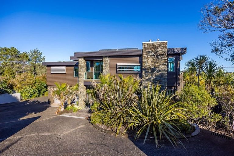Photo of property in 106 Hillcrest Road, Hatfields Beach, Orewa, 0931