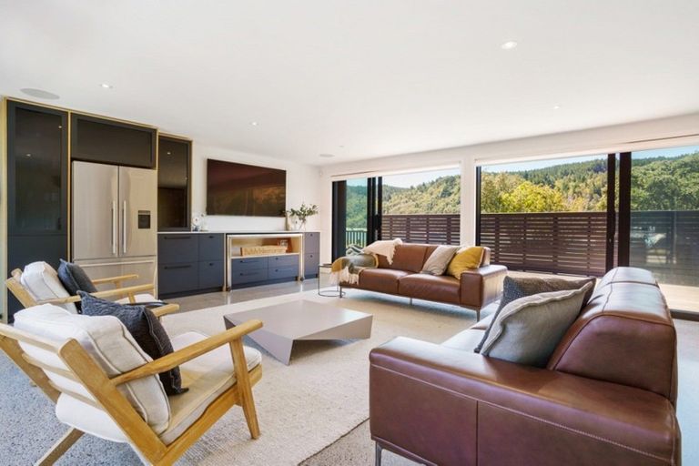 Photo of property in 103 Beach Road, Whangamata, 3620