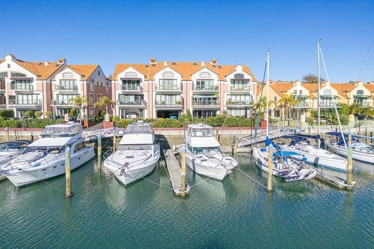Photo of property in 118 Harbour Village Drive, Gulf Harbour, Whangaparaoa, 0930