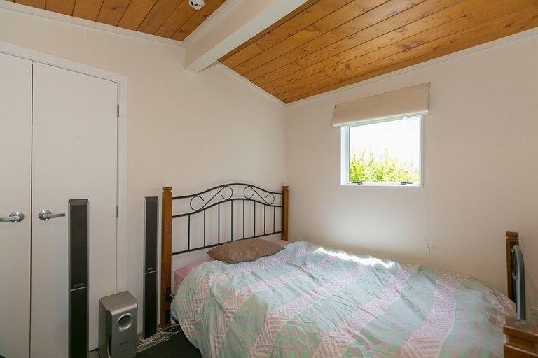 Photo of property in 46 Lismore Street, Merrilands, New Plymouth, 4312