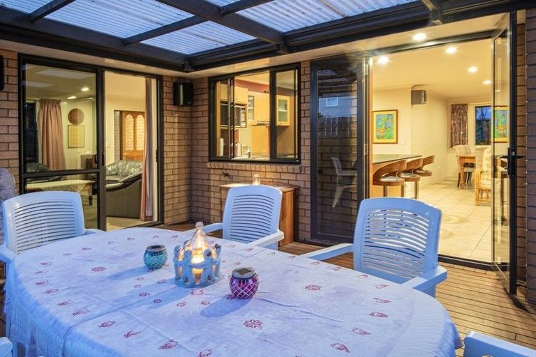 Photo of property in 4 Curlew Place, One Tree Point, 0118