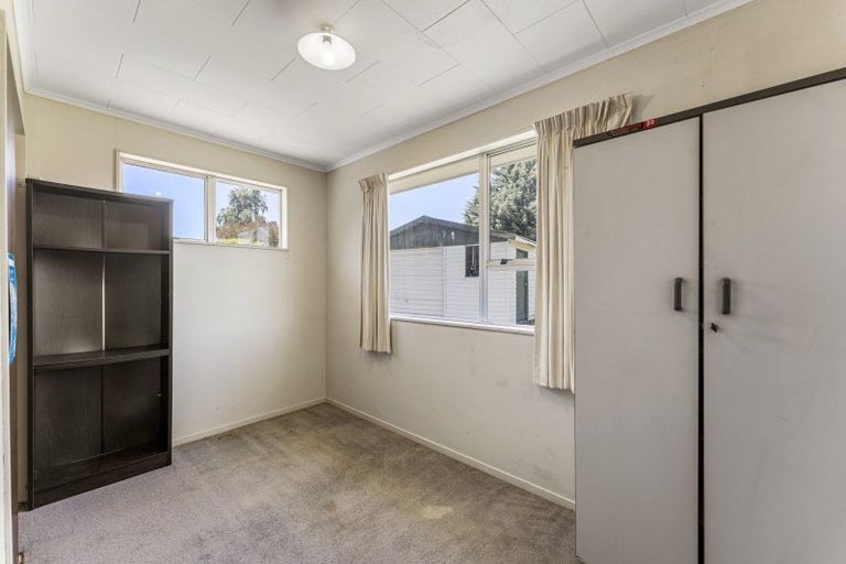 Photo of property in 24 Hartford Crescent, Totara Park, Upper Hutt, 5018