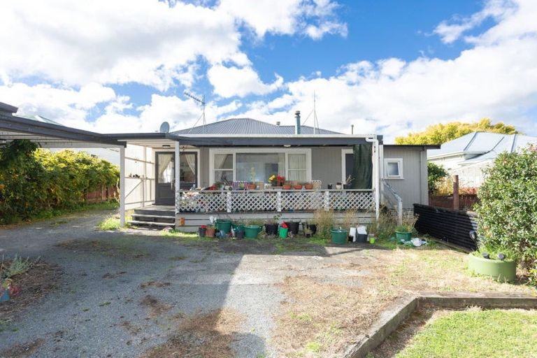 Photo of property in 12 Grant Street, Dannevirke, 4930