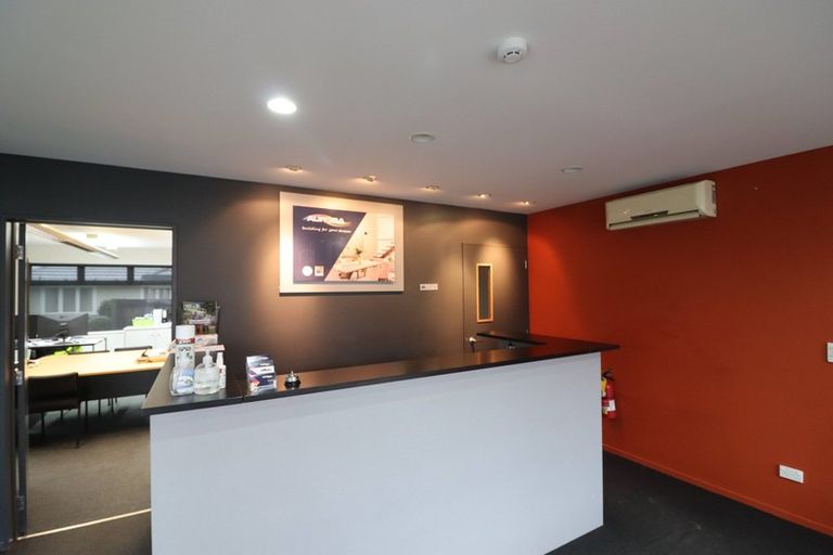 Photo of property in 1/108 Lincoln Road, Henderson, Auckland, 0610