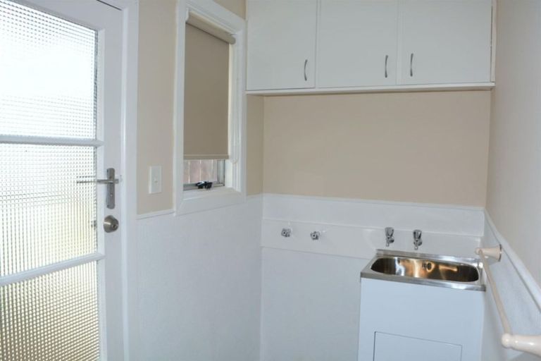 Photo of property in 52a Youngs Road, Papakura, 2110