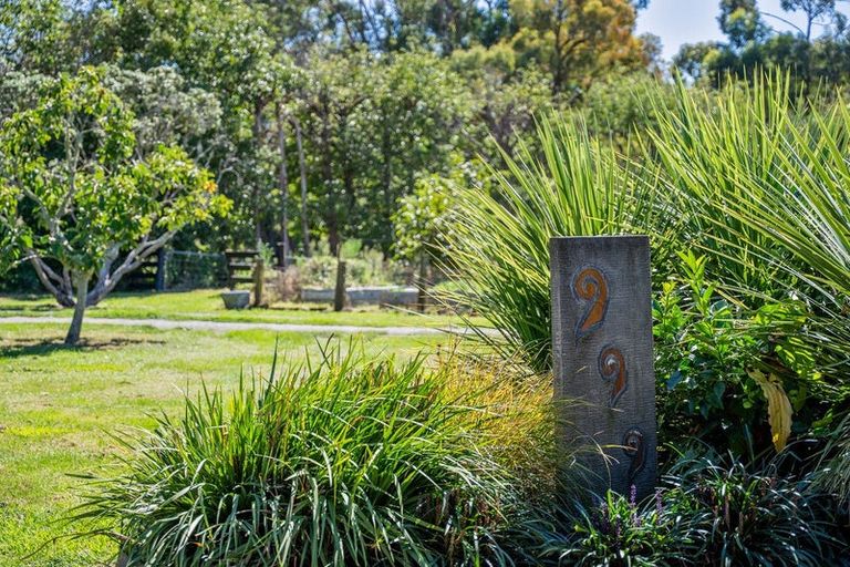 Photo of property in 98 Rahui Road, Otaki, 5512