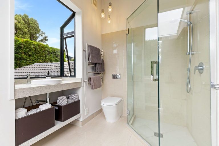 Photo of property in 75 Cliff Road, Torbay, Auckland, 0630