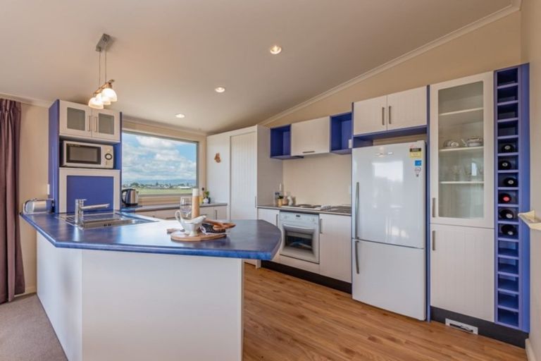 Photo of property in 50a Signal Street, Foxton Beach, Foxton, 4815