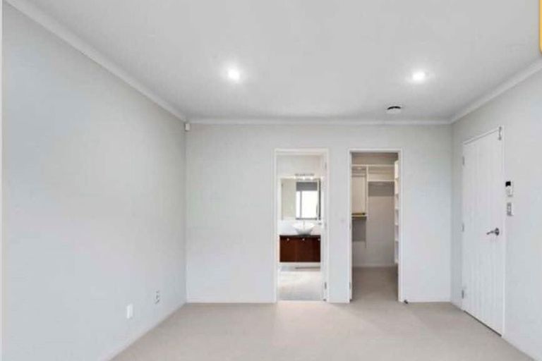 Photo of property in 1/11 Kahika Road, Birkdale, Auckland, 0626