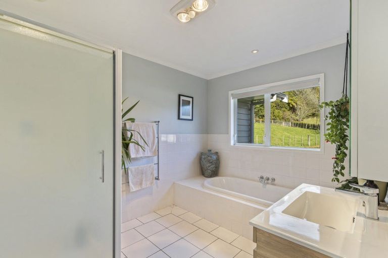 Photo of property in 369 Tariki Road, Ratapiko, 4390