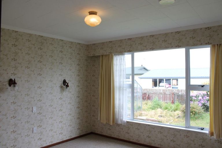 Photo of property in 19 Niddry Crescent, Winton, 9720