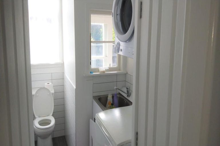 Photo of property in 495 Featherston Street, Roslyn, Palmerston North, 4414