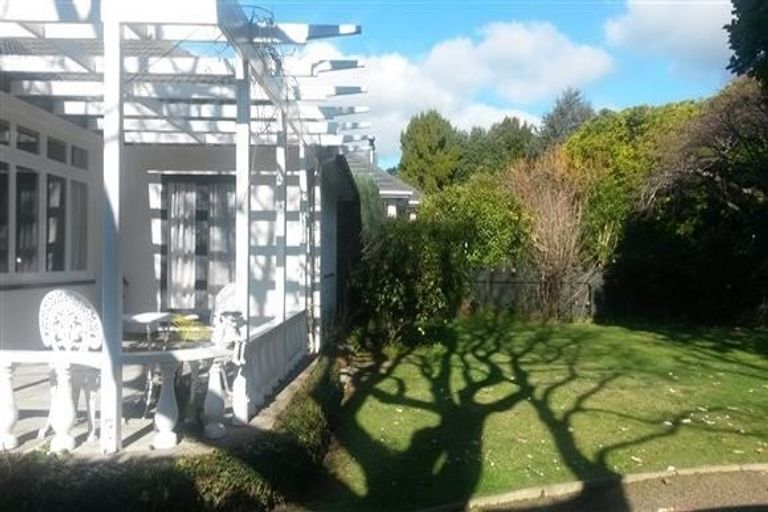 Photo of property in 30 Karu Crescent, Waikanae, 5036