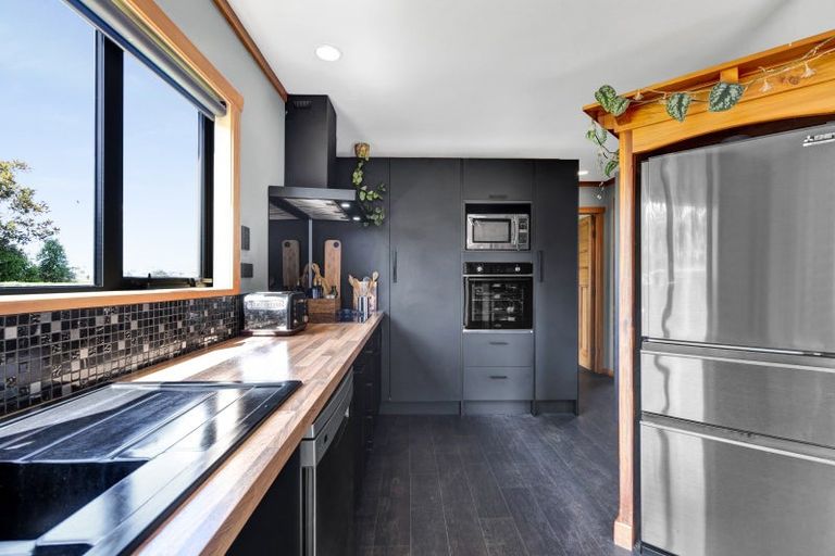 Photo of property in 20 Kiri Road, Te Kiri, Opunake, 4682