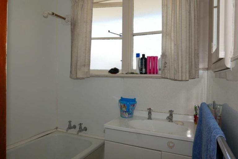 Photo of property in 20 Farquhars Road, Redwood, Christchurch, 8051