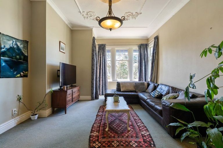 Photo of property in 25 Sutherland Crescent, Melrose, Wellington, 6023