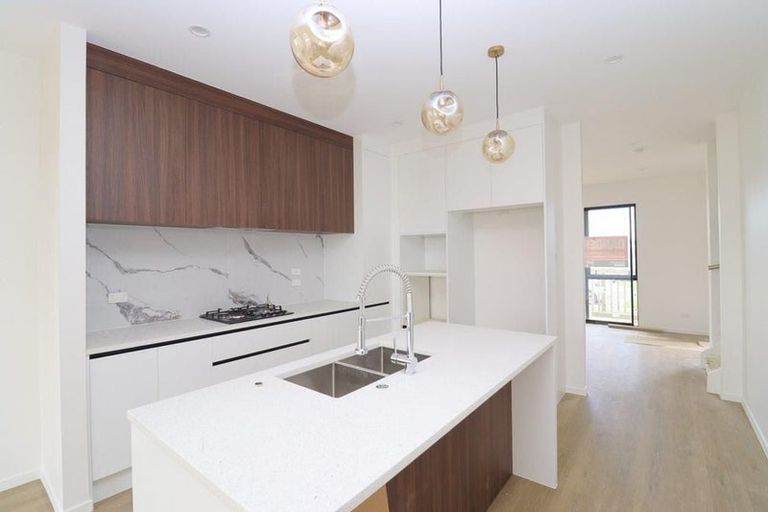 Photo of property in 6 Woven Place, Karaka, Papakura, 2113