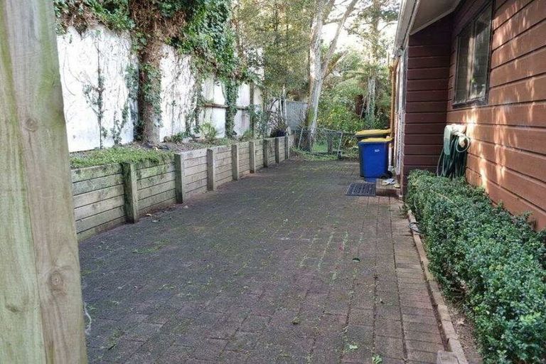 Photo of property in 52 Hiwihau Place, Glenfield, Auckland, 0629