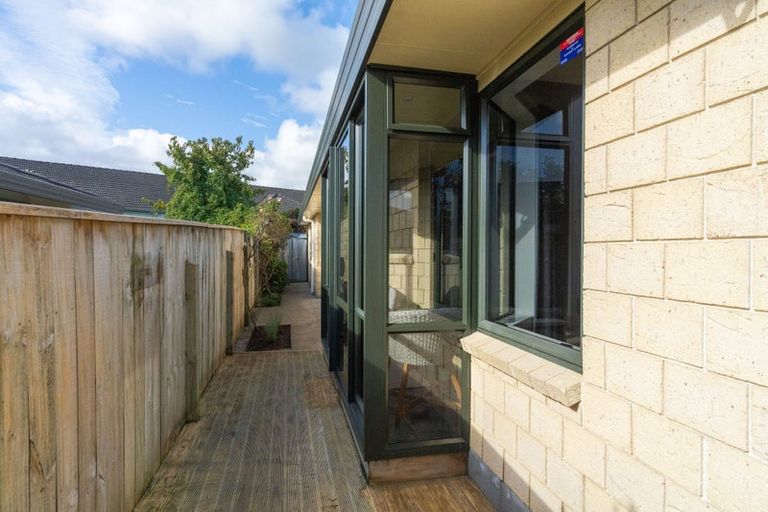 Photo of property in 9 Campbell Grove, Levin, 5510