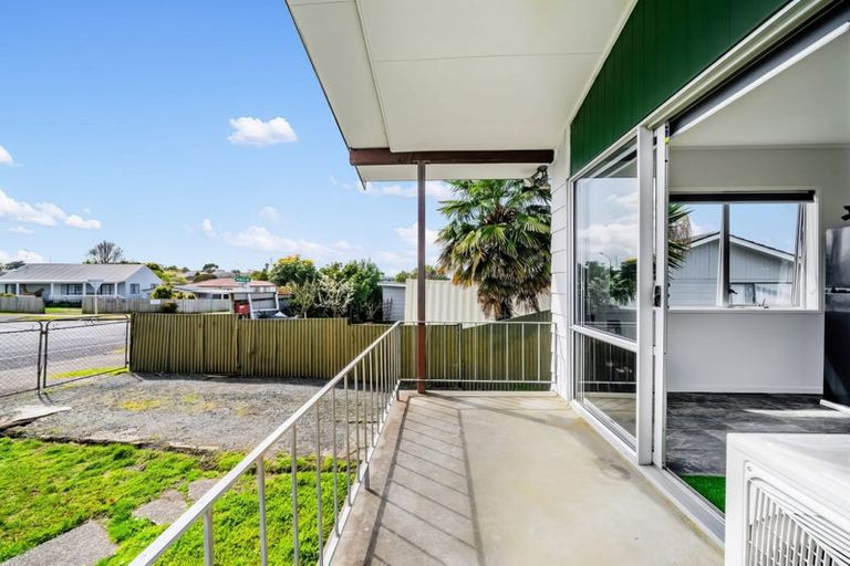 Photo of property in 93 Hyperion Drive, Randwick Park, Auckland, 2105