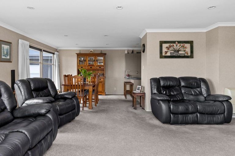 Photo of property in 46 Tauroa Road, Havelock North, 4130