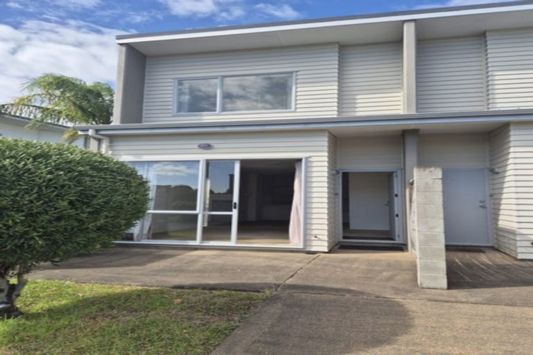 Photo of property in 8/7 Kelvin Hart Drive, East Tamaki, Auckland, 2013
