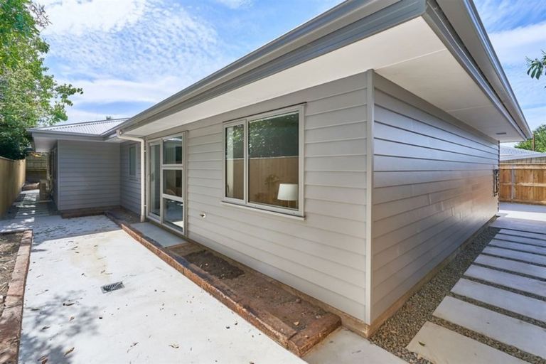 Photo of property in 5a Woodstock Place, Hokowhitu, Palmerston North, 4410