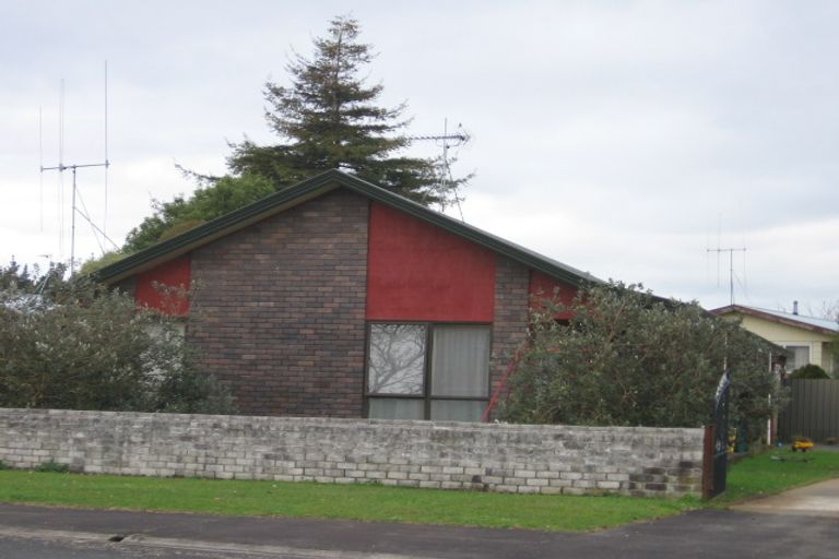 Photo of property in 17a Livingstone Avenue, Nawton, Hamilton, 3200