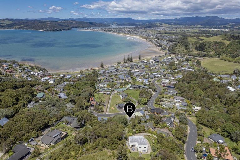 Photo of property in 2 Pohutukawa Grove, Whitianga, 3510