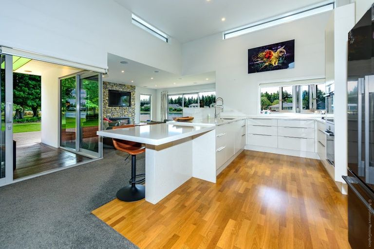 Photo of property in 28 Oakgrove Drive, Rangiora, 7400